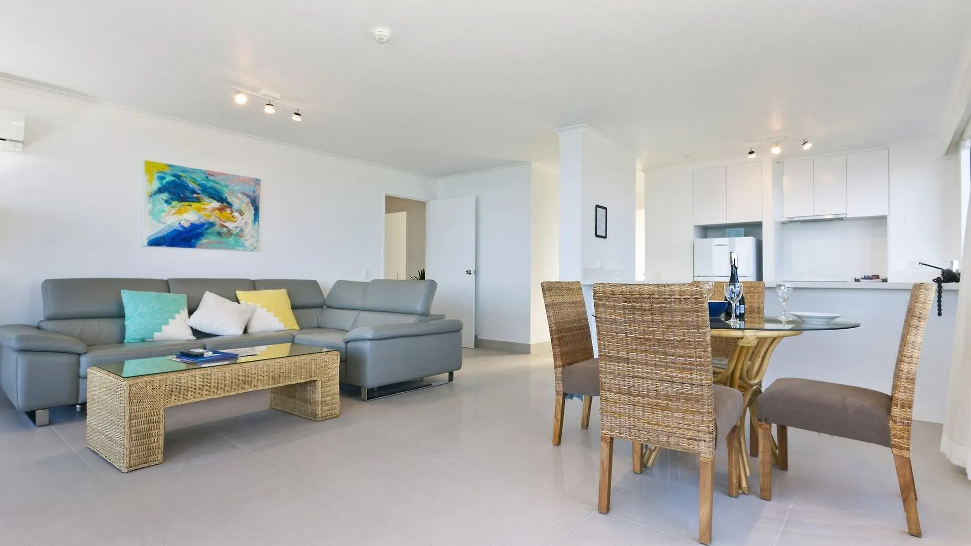 ***  Aparthotel Surf Regency Gold Coast Australia