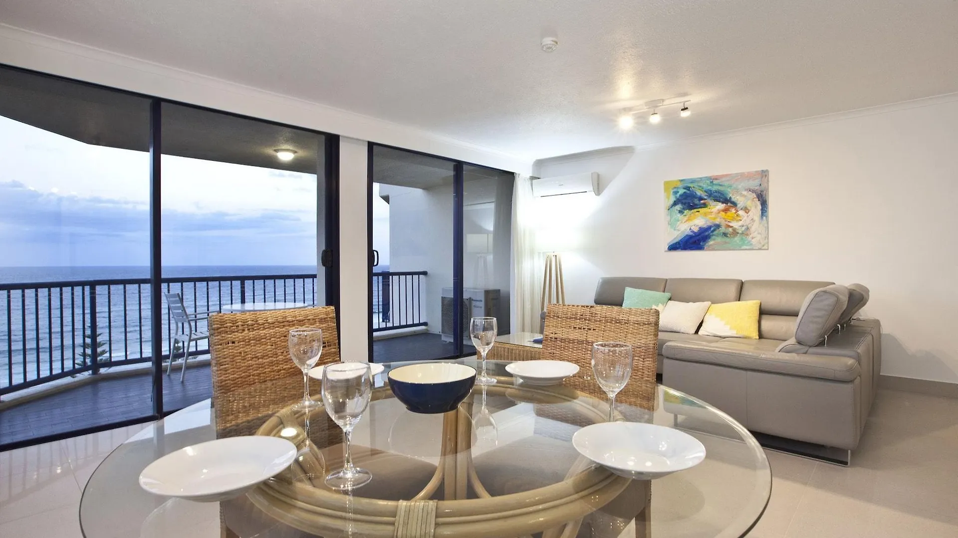 ***  Aparthotel Surf Regency Gold Coast Australia