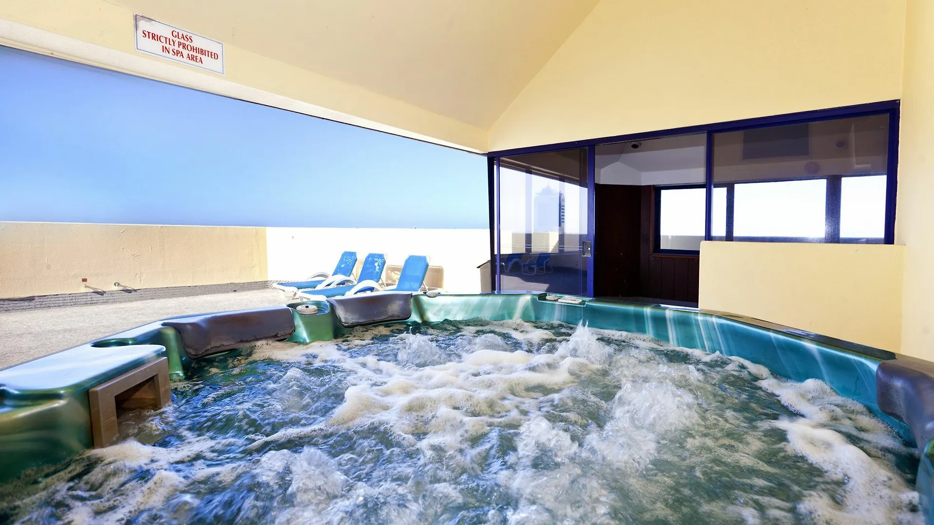 Aparthotel Surf Regency Gold Coast